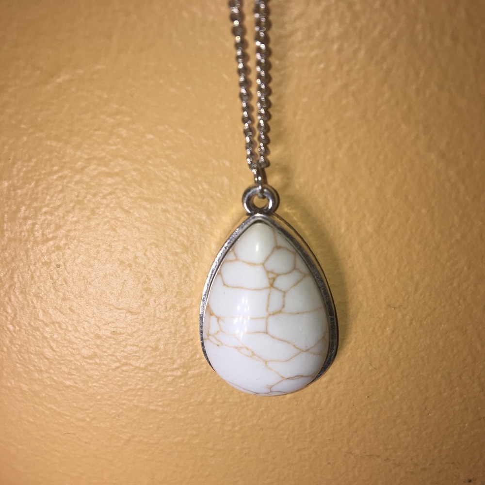 Marble pendant necklace